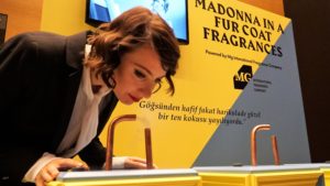 “Kürk Mantolu Madonna” için koku tasarlandı